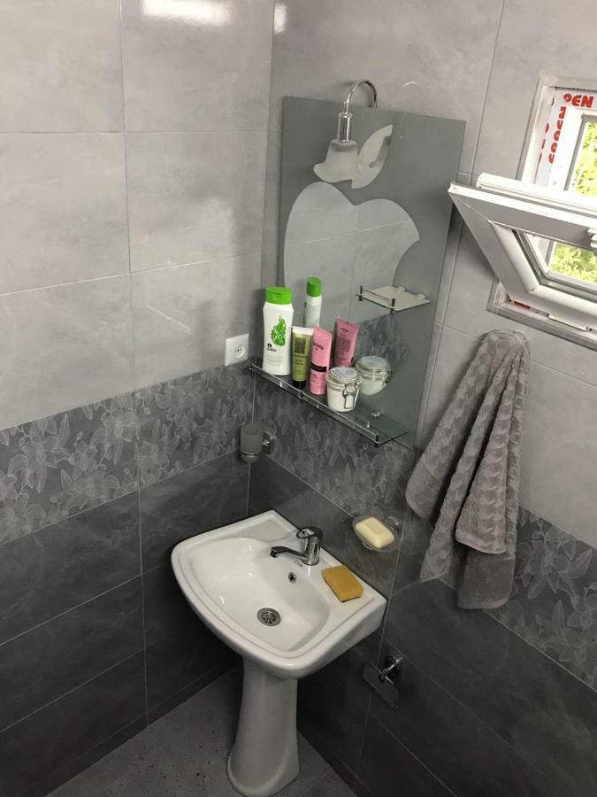 Ana House Villa Makhinjauri Bagian luar foto